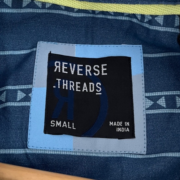 NWT Reverse Threads Mens Small Button Down Short Sleeve Shirt Aztec Viscose Blue - Picture 9 of 13